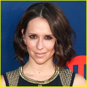 Jennifer Love Hewitt Says She Went Through a Lot。